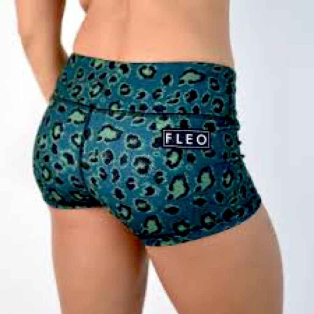 FLEO OG NIGHT LEOPARD SHORTS 🖤 BNWT MEDIUM